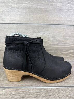 Dansko Markie Women’s Sz 6.5-7/EU 37 Black Nubuck Tassle Zip Heeled Ankle Boots